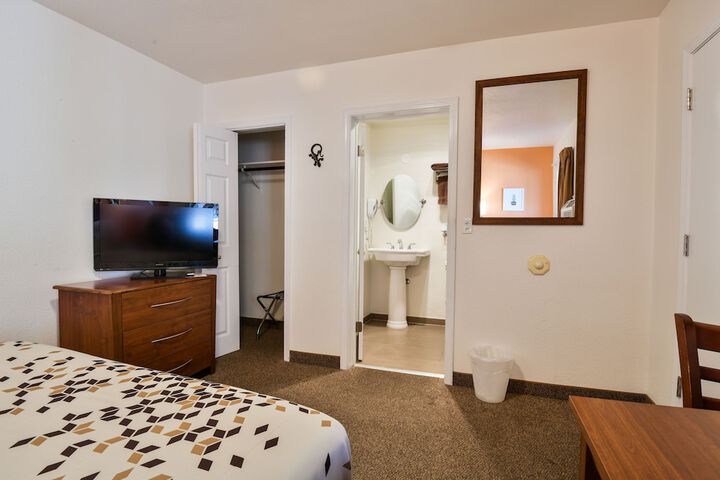 Room 36 of 43