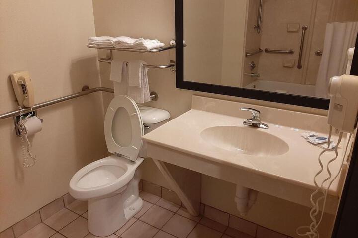 Baymont Inn and Suites Carthage