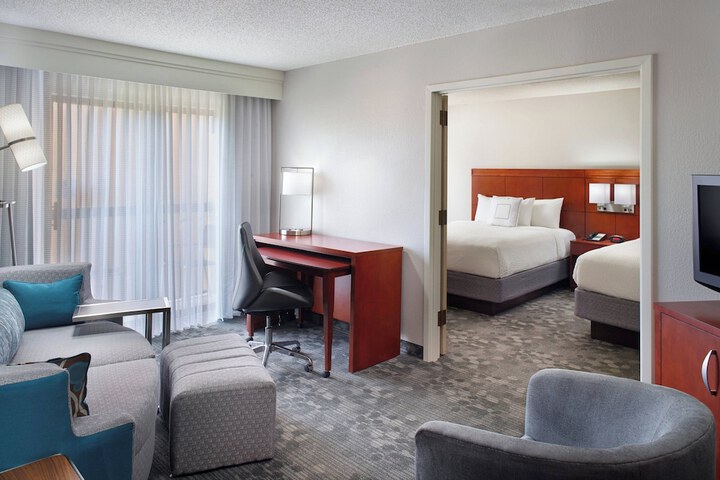 Courtyard by Marriott Fayetteville