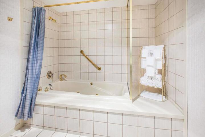 Days Inn by Wyndham Midland