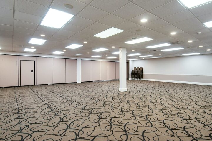 Ballroom/Hall 23 of 26