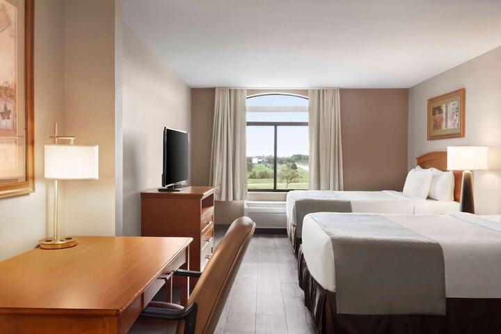 Room 10 of 26