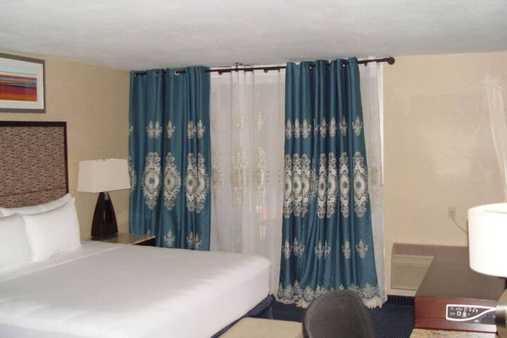 Room 65 of 76