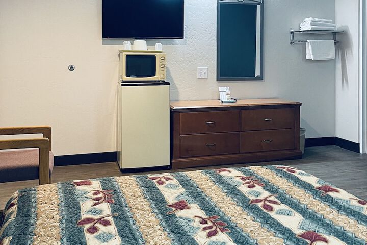 Room 34 of 37