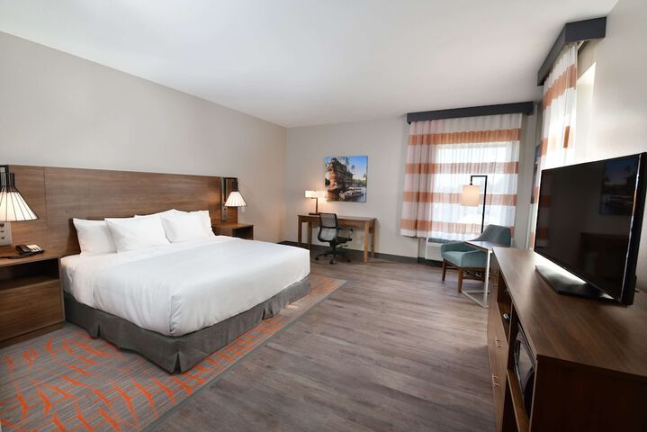 Room 10 of 26