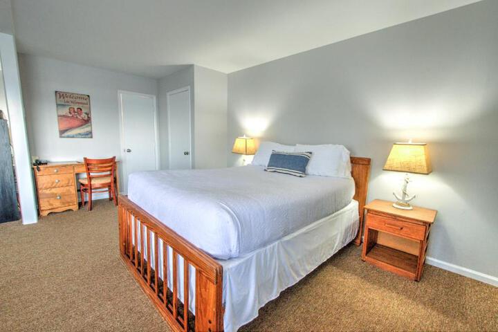 East Shore Lodging