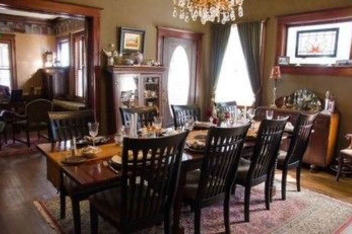 Dining 15 of 23