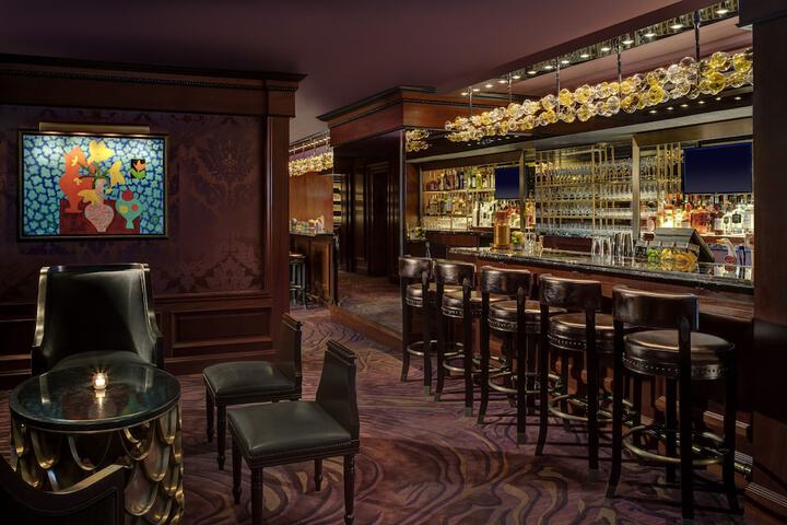 Lounge 54 of 60