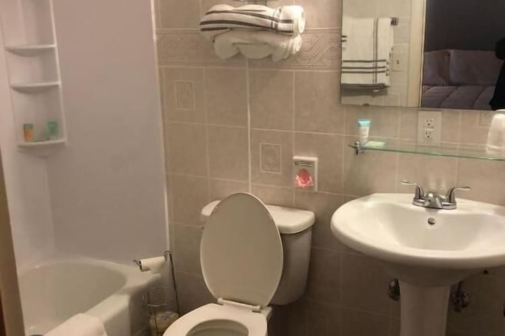 Room 9 of 14
