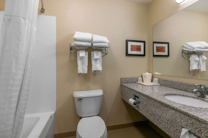 Comfort Inn & Suites Marion I-57