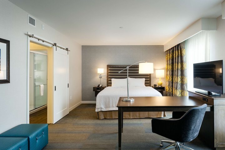 Room 16 of 44