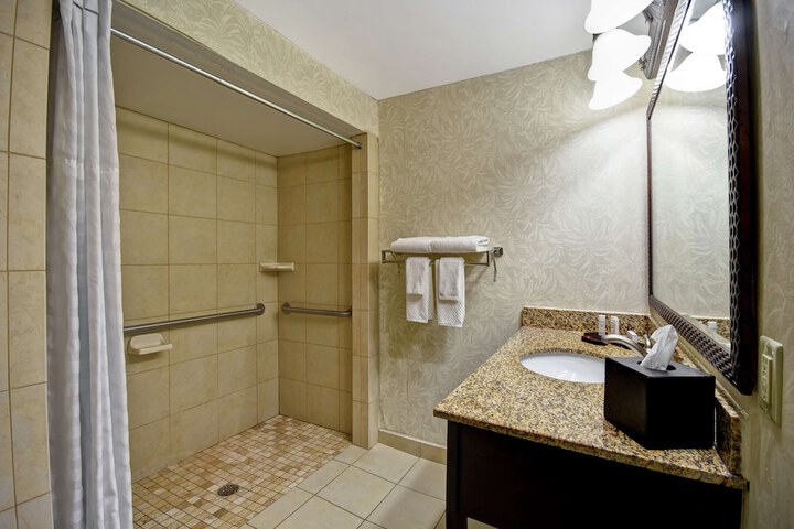 Room 27 of 46