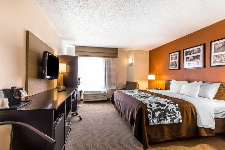 Room 34 of 61