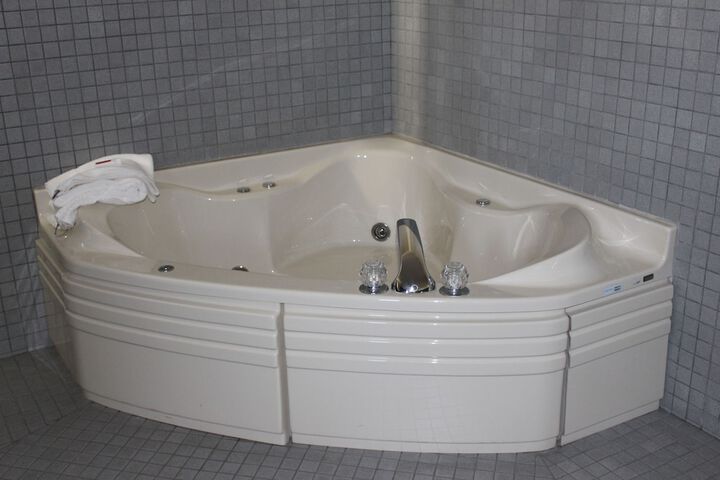 Hot Tub 63 of 64