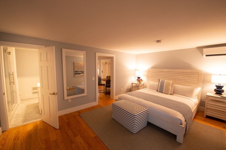 Room 43 of 70