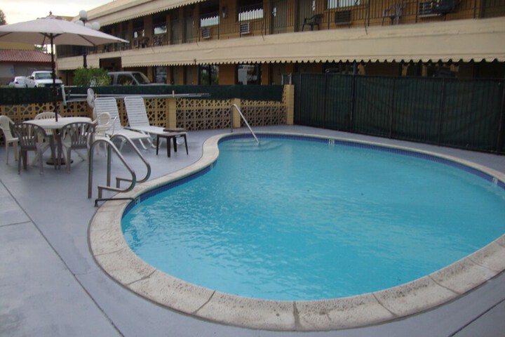 Pool 15 of 100