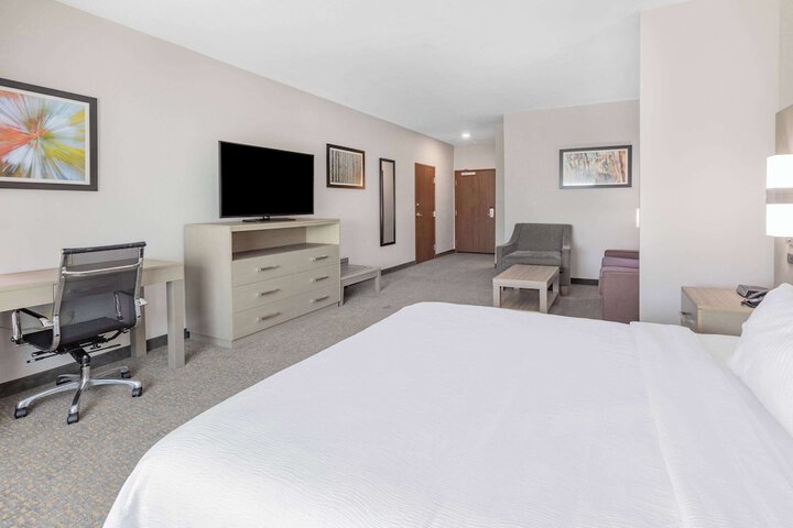 La Quinta Inn & Suites by Wyndham Jackson / Cape Girardeau