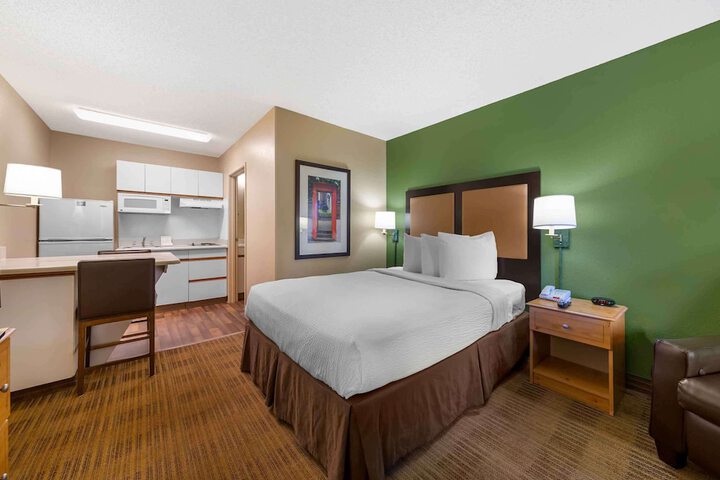 Room 21 of 37
