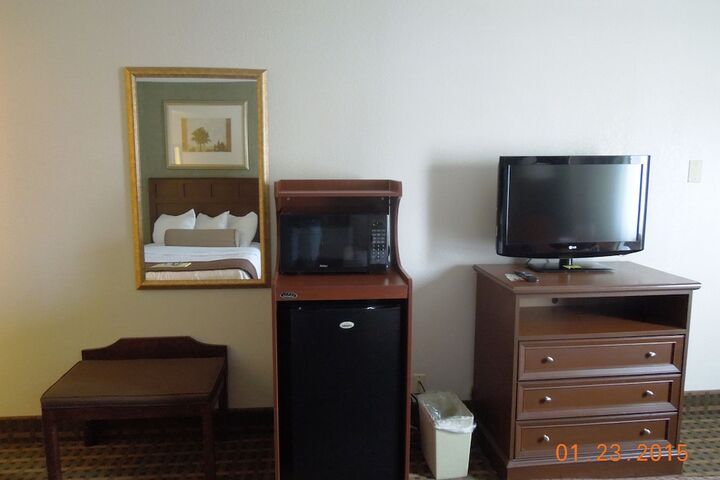 Room 12 of 28