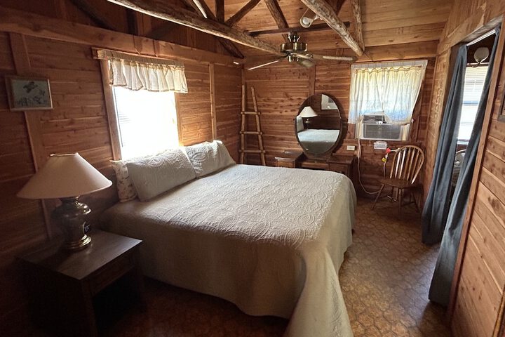 Room 55 of 213