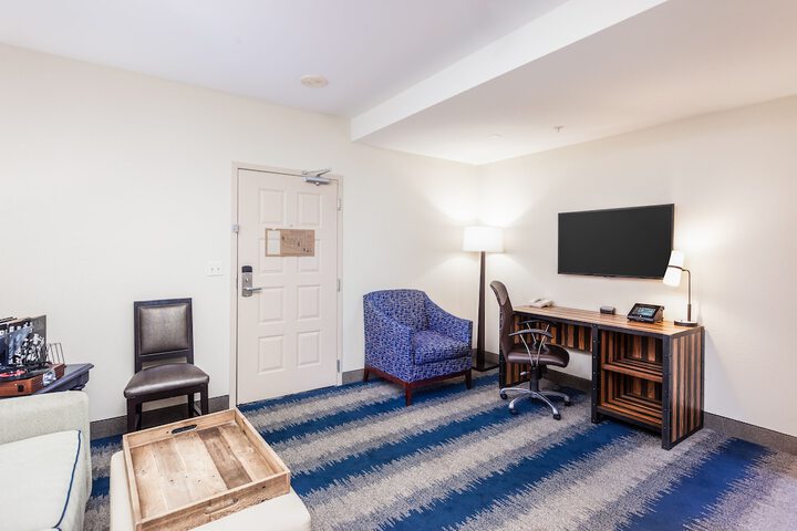 Room 33 of 60