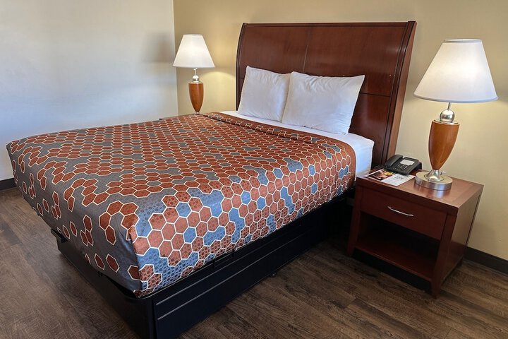 Room 8 of 22
