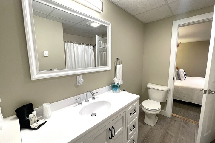Room 34 of 111