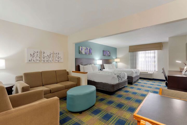 Room 34 of 40