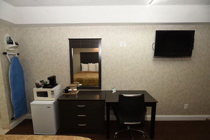 Room 8 of 35