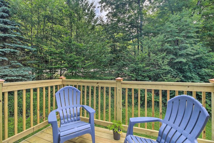 Airy & Bright Hideaway Near Smugglers Notch!