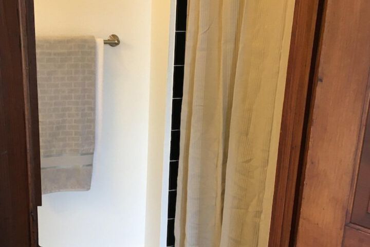 Room 10 of 26