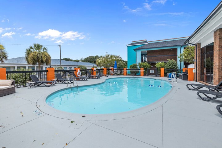 Pool 23 of 63