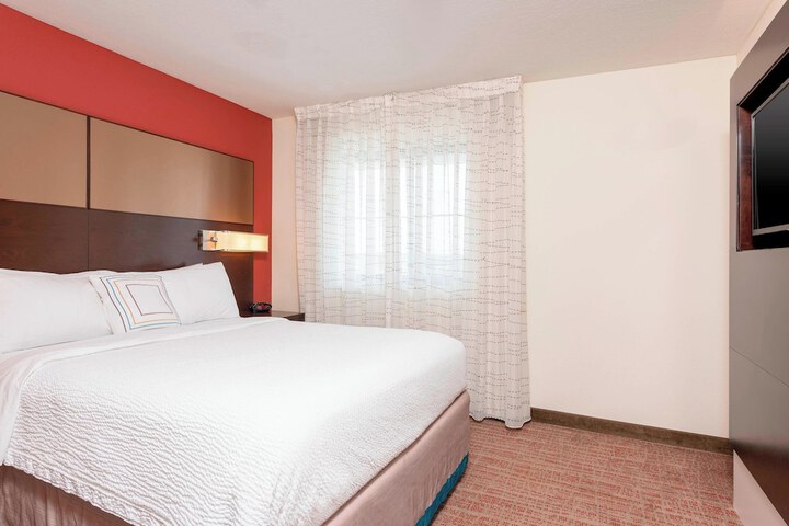 Residence Inn Akron South / Green
