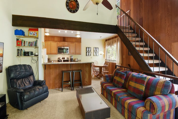 Enjoy Forest Views Retreat at Kingswood Village!