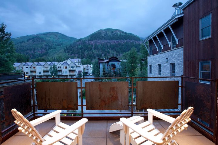 Element 52 Auberge Collection