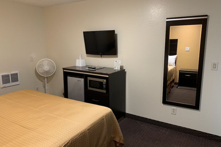 Room 16 of 35