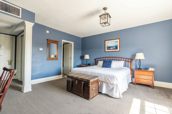 Inn on Broadway
