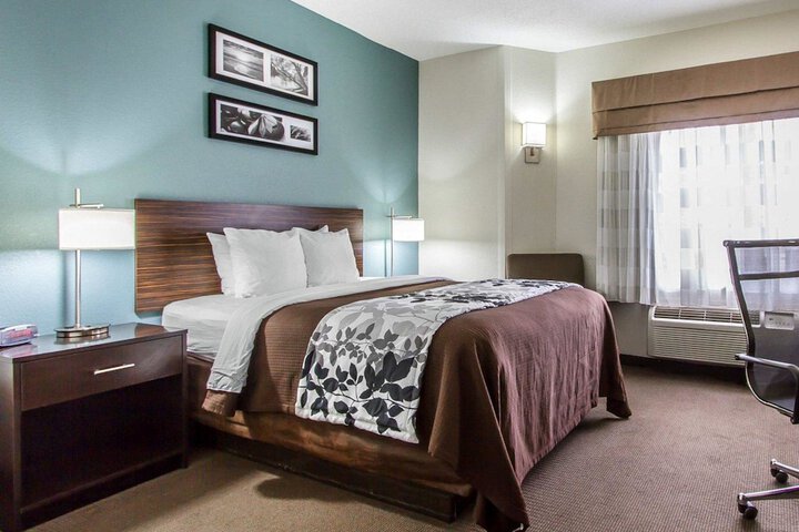 Room 16 of 38