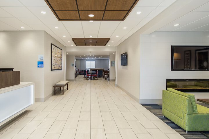 Holiday Inn Express Hotel & Suites Airdrie-Calgary North by IHG