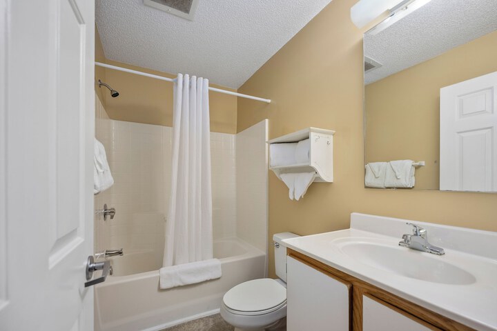 Room 15 of 18