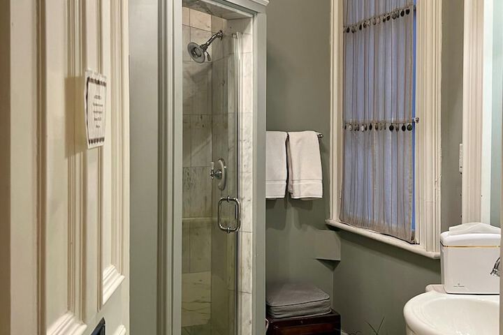 Room 12 of 23