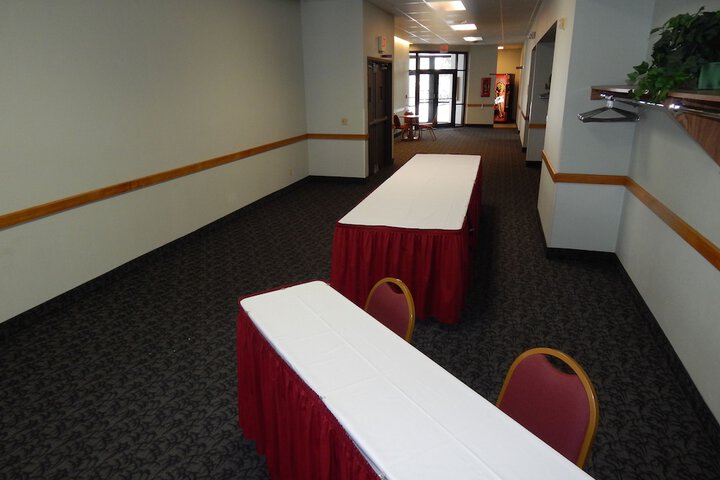 Ballroom/Hall 33 of 38