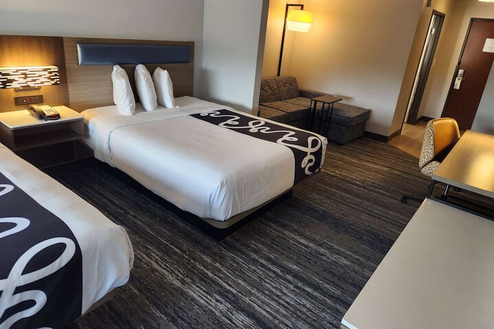 Room 33 of 49