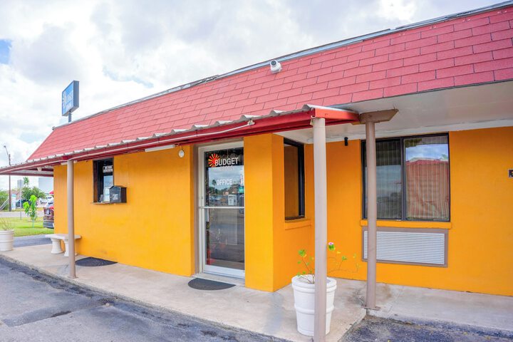 Budget Inn by OYO Edinburg Hwy 281
