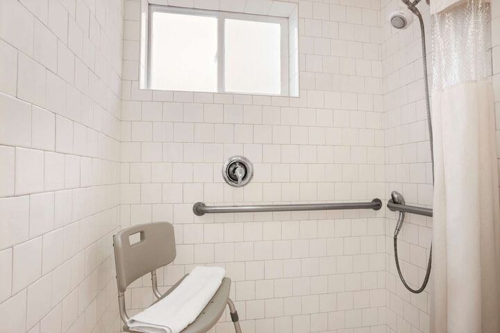 Room 15 of 18