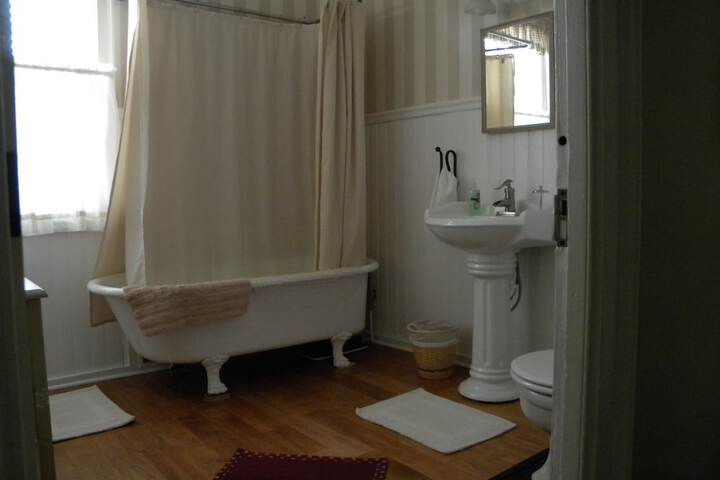 B & B at Oliver Phelps
