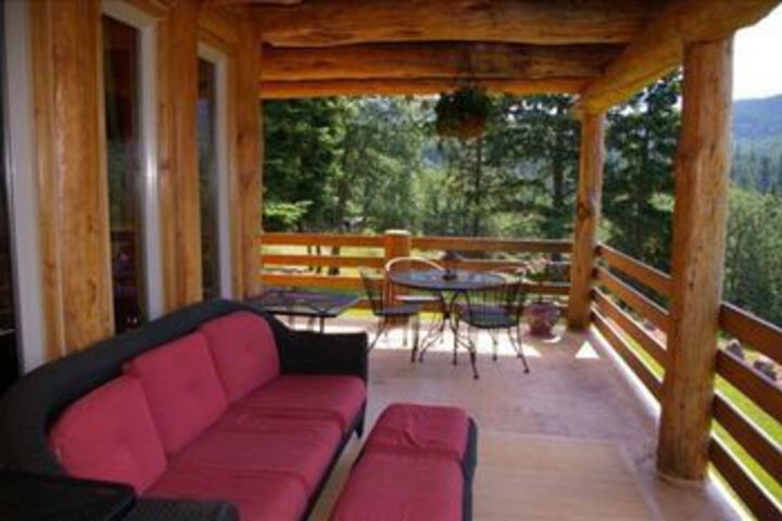 Bigfoot Lodge B & B