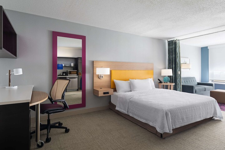 Room 25 of 40