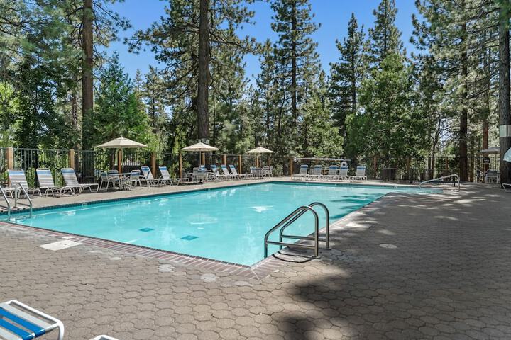 Enjoy Forest Views Retreat at Kingswood Village!