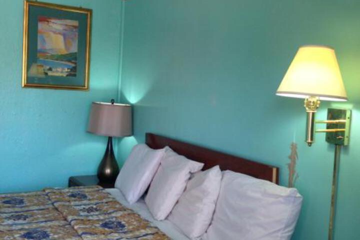 Mona Lisa Motel